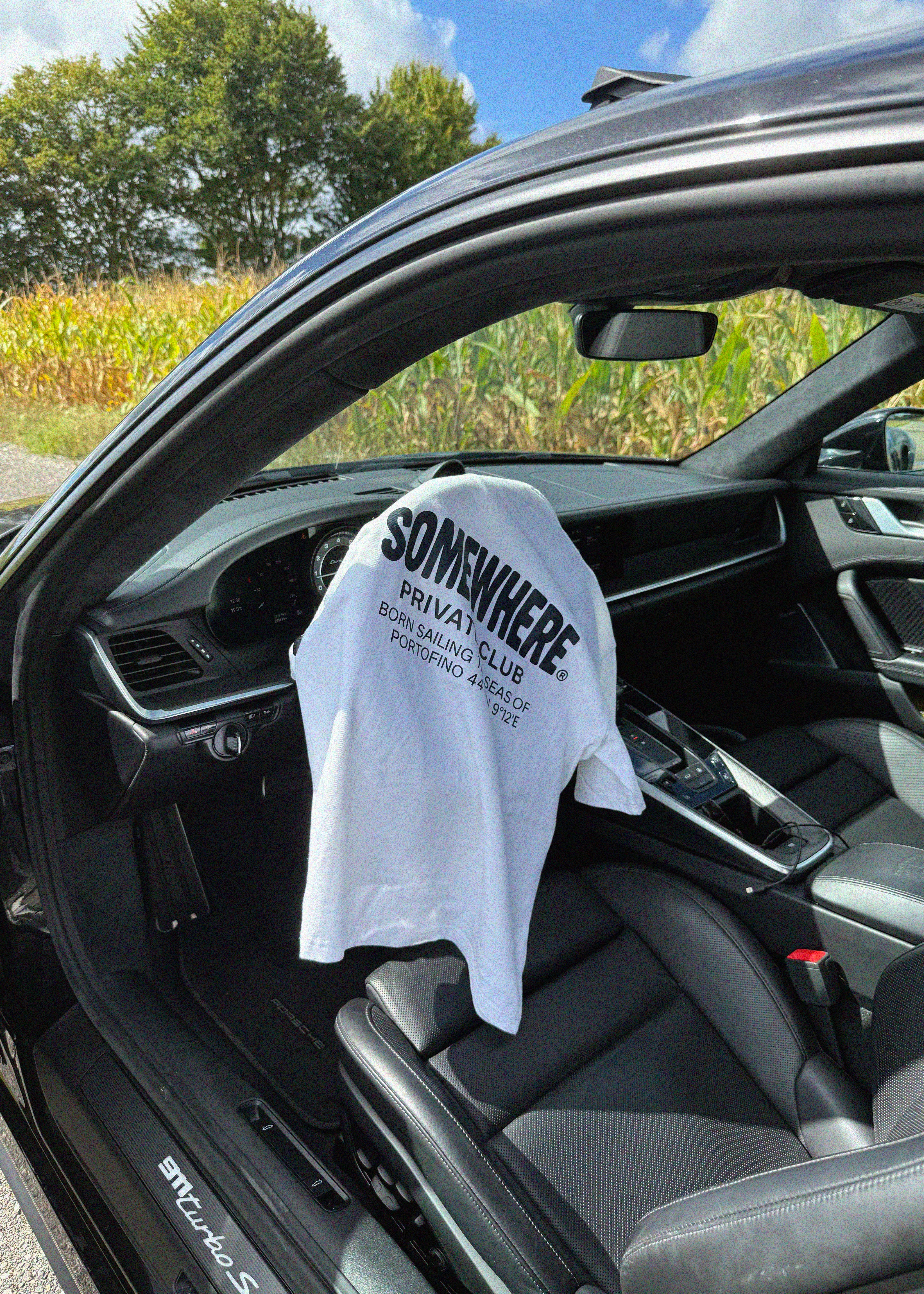 SOMEWHERE ESSENTIAL TEE