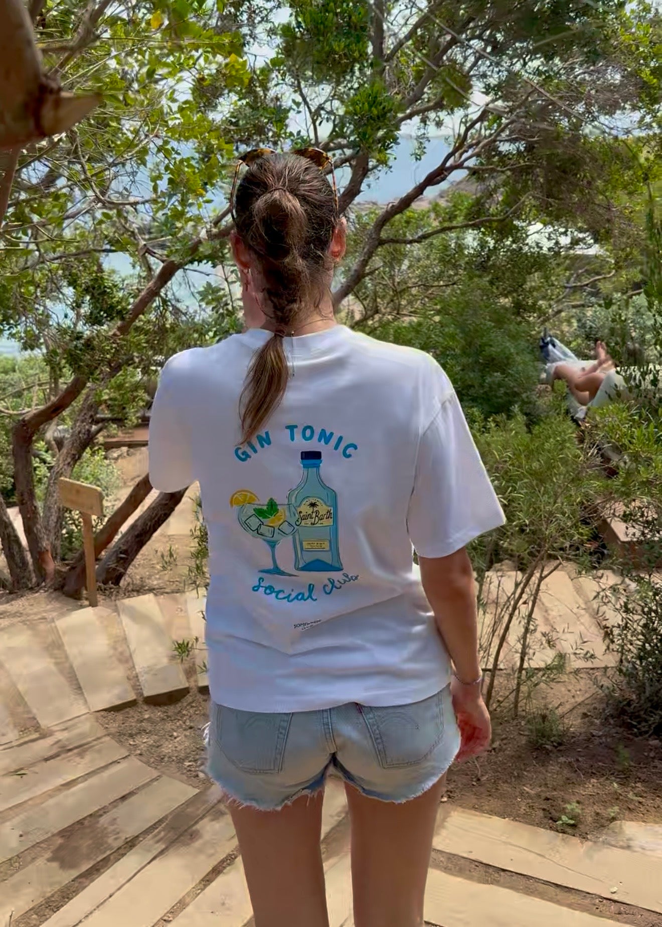 GIN TONIC SOCIAL CLUB TEE